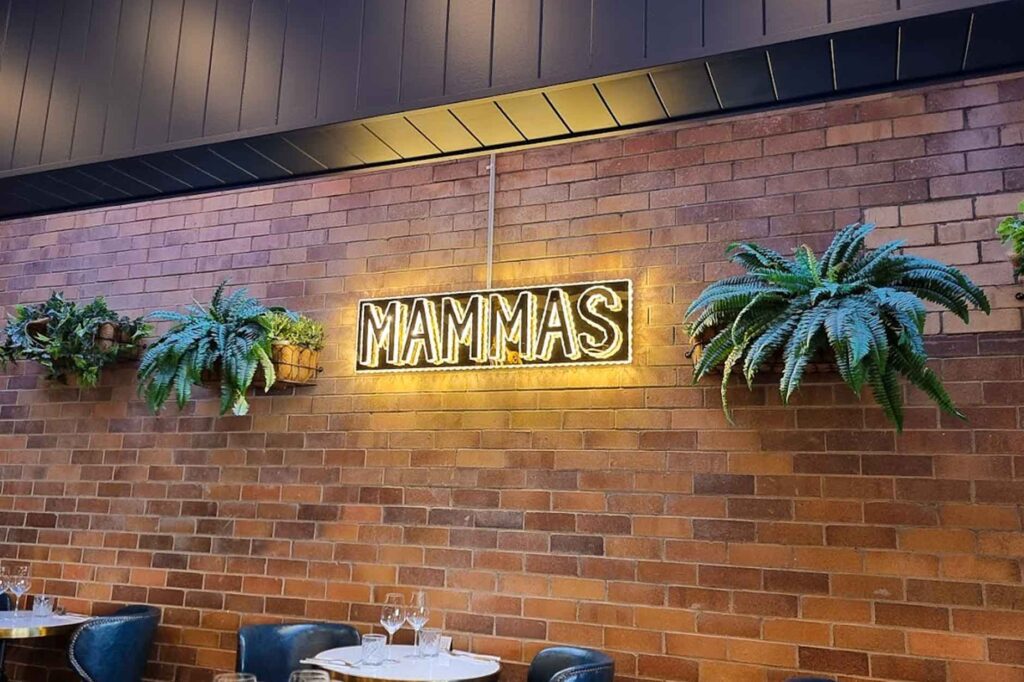 Mamma's italian restaurant interior